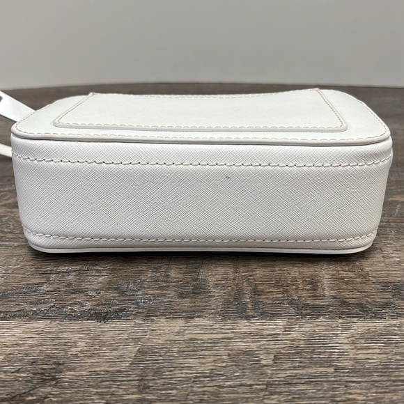 SOLD IN STORE Marc Jacobs White “The Snapshot” Camera Crossbody Bag - Picture 6 of 9